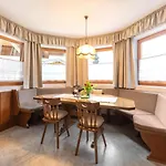 Beautiful Apartment In Laengenfeld With Terrace Lägenhet Längenfeld