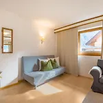 Lägenhet Beautiful Apartment In Laengenfeld With Terrace