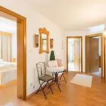 Beautiful Apartment In Laengenfeld With Terrace Lägenhet Längenfeld