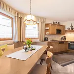Beautiful Apartment In Laengenfeld With Terrace Lägenhet